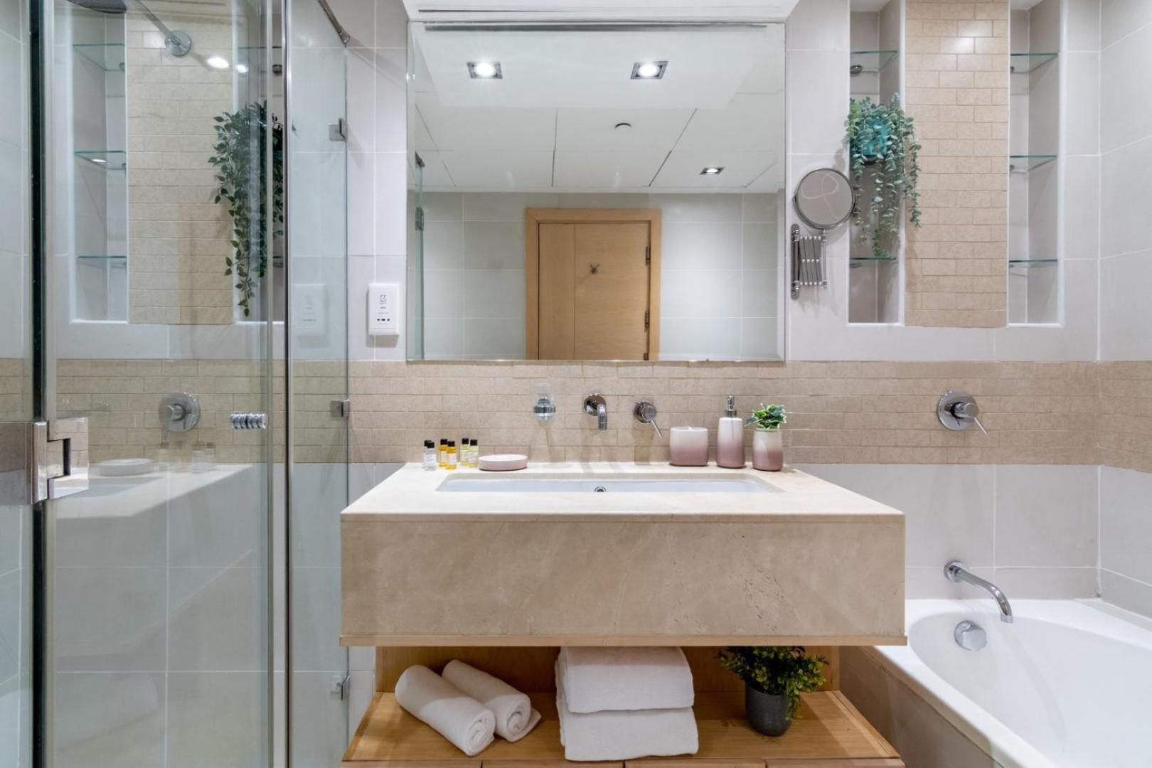Guestready - Marina View | Fairfield Tower Apartment Dubai Luaran gambar